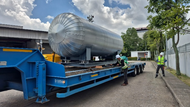 NEK Logistics lowbed trailer