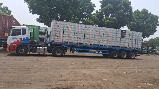 NEK Logistics open canopy trailer
